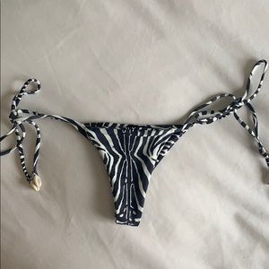 Indah Collins bottom small 2020